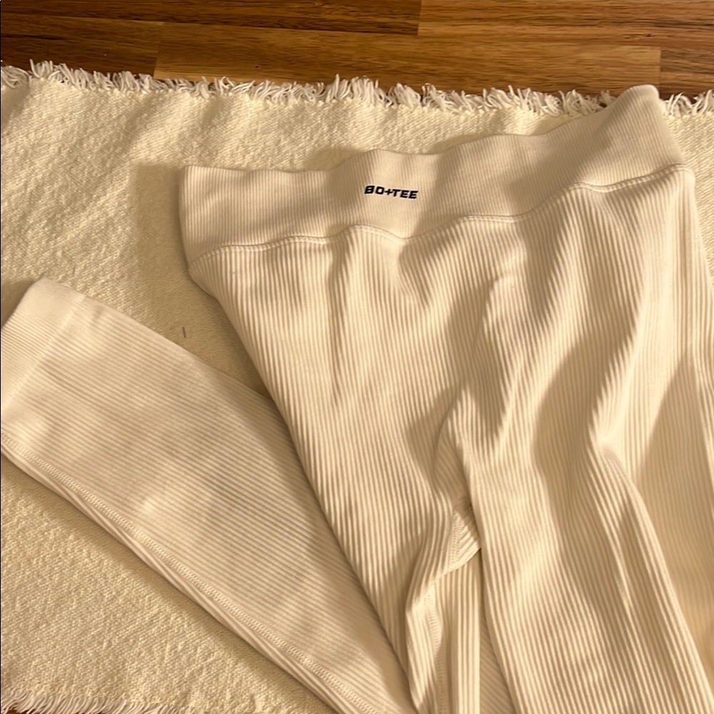 Bo+Tee Ribbed Leggings in Cream